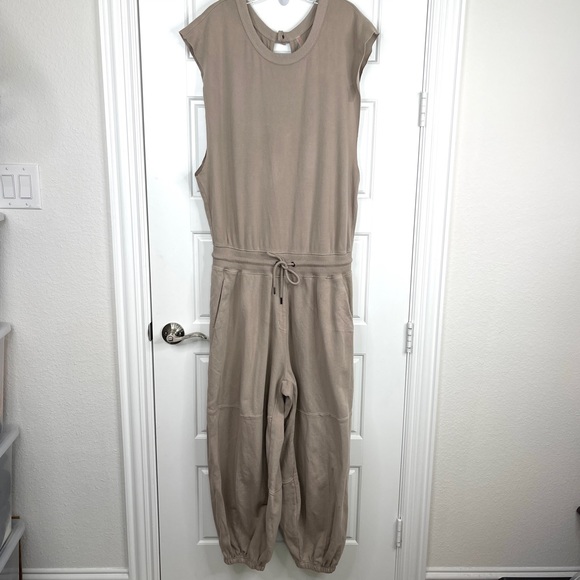FREE PEOPLE Throw And Go Onesie Jumpsuit Cement NEW Size L - Picture 2 of 11